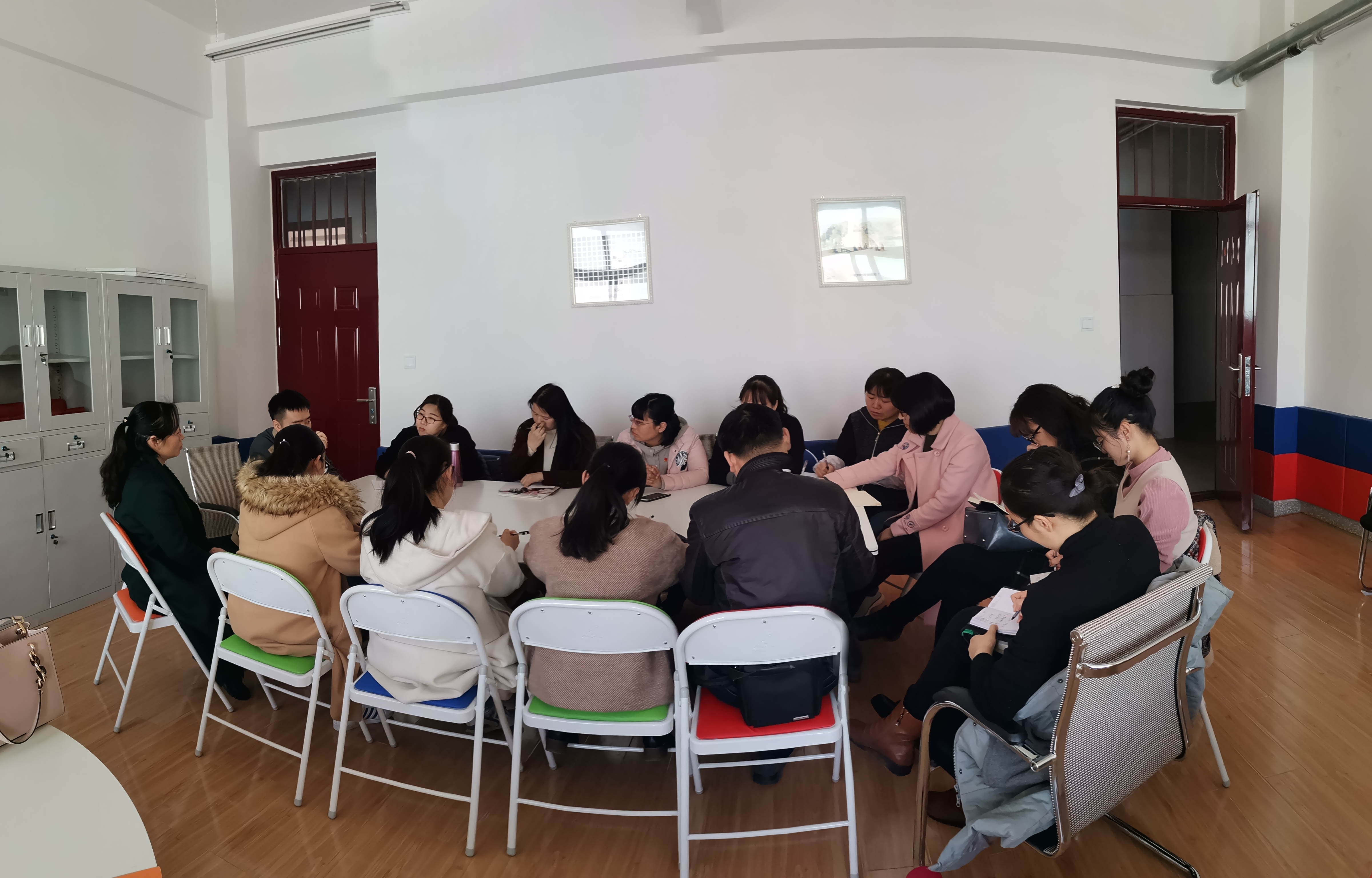 鶴壁市蘭苑中學舉辦班主任心理健康教育專題培訓